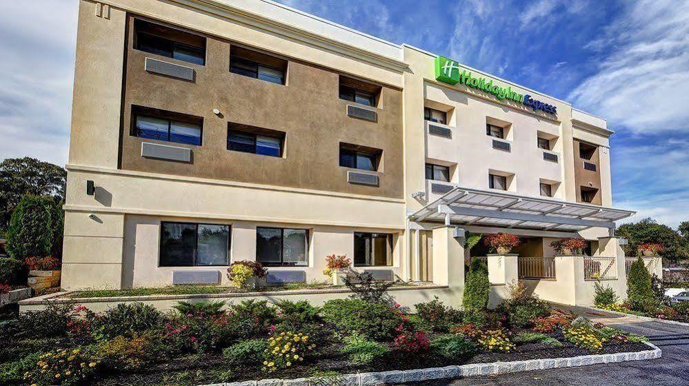 Holiday Inn Express Roslyn By Ihg Exterior photo